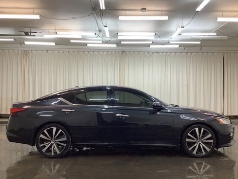 Used 2020 Nissan Altima 2.0 Platinum image 5