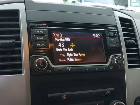 Used 2016 Nissan Frontier SV image 15