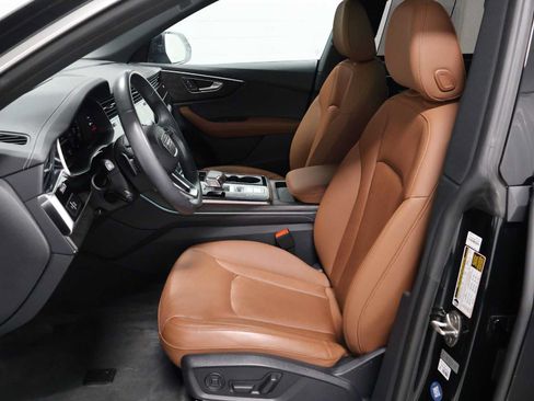 Used 2023 Audi Q8 Prestige w/ Prestige Package AWD/4WD image 5