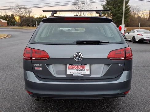 Used 2015 Volkswagen Golf TDI S image 12