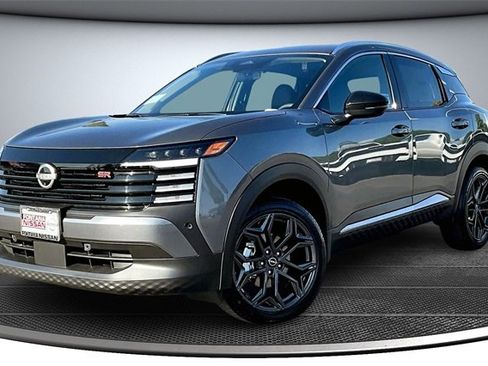 New 2026 Nissan Kicks SR w/ Cold Weather Package image 2