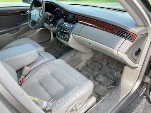 Used 2003 Cadillac De Ville w/ Comfort & Convenience Package FWD image 97