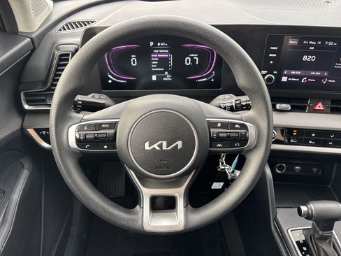 Used 2025 Kia Sportage LX FWD image 25