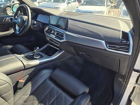 Used 2023 BMW X5 xDrive40i w/ Parking Assistance Package AWD/4WD image 10