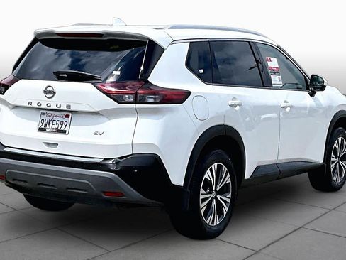 Used 2021 Nissan Rogue SV w/ Premium Package FWD image 12
