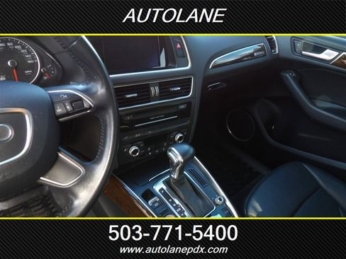 Used 2017 Audi Q5 2.0T Premium Plus w/ Technology Package image 12