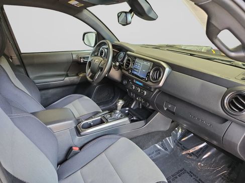 Used 2022 Toyota Tacoma TRD Off-Road RWD image 35