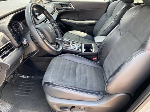 Used 2024 Mitsubishi Outlander SE AWD/4WD image 10