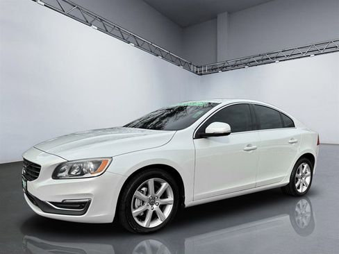 Used 2016 Volvo S60 T5 Premier w/ Convenience Package image 10