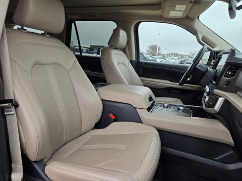 Used 2023 Ford Expedition Limited image 61