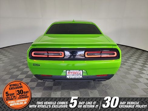 Used 2017 Dodge Challenger R/T w/ Driver Convenience Group image 9