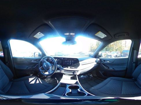 Used 2025 Chevrolet Equinox LT image 38