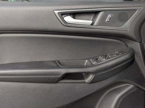 Certified 2022 Ford Edge SE w/ Black Appearance Package image 13