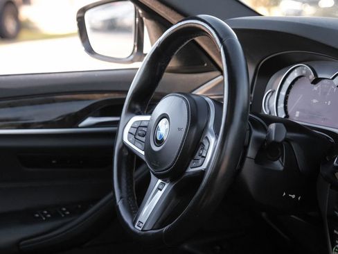 Used 2019 BMW 530i xDrive image 13