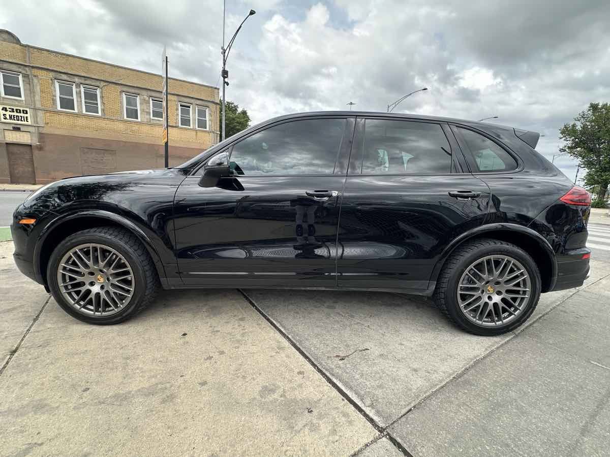 Used 2017 Porsche Cayenne AWD/4WD image 8