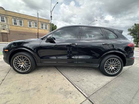 Used 2017 Porsche Cayenne AWD/4WD image 8