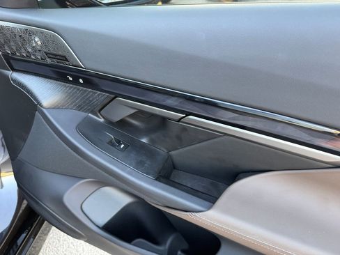 Used 2025 BMW i5 xDrive40 w/ M Sport Package image 16