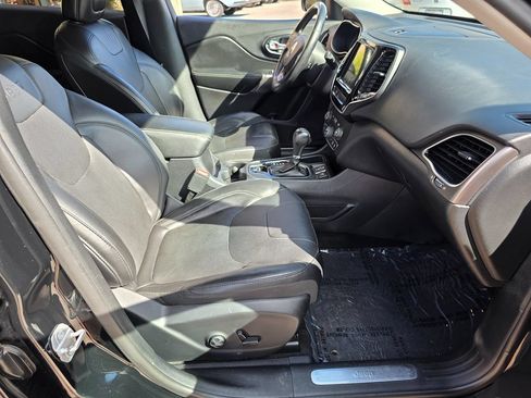 Used 2019 Jeep Cherokee Limited FWD image 15