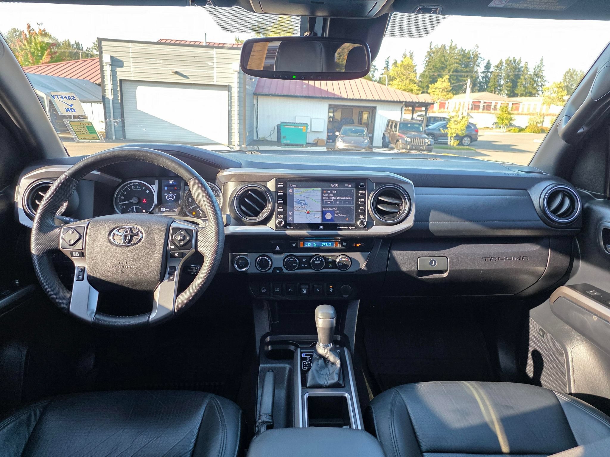 Used 2021 Toyota Tacoma Limited w/ Blackout Package (TMS) AWD/4WD image 11