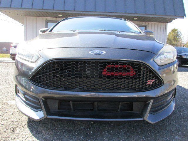 Used 2017 Ford Focus ST FWD image 3