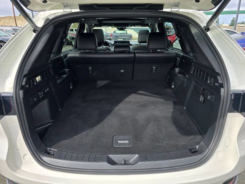 Certified 2025 MAZDA CX-70 Plug-In Hybrid w/ Premium Plus AWD/4WD image 28