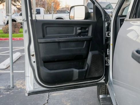 Used 2018 RAM 3500 Tradesman w/ Chrome Appearance Group image 19