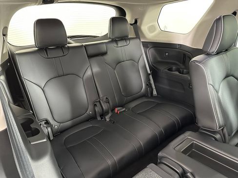 Used 2025 Honda Pilot Elite image 19