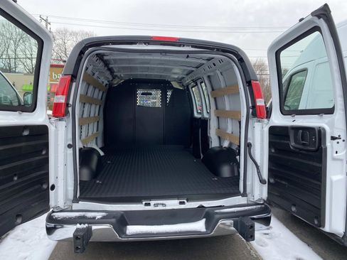 Used 2024 Chevrolet Express 2500 w/ Driver Convenience Package image 5