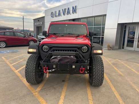 Used 2020 Jeep Gladiator Rubicon w/ Cold Weather Group image 9