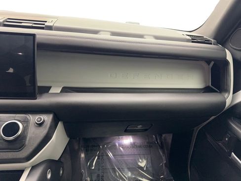 Used 2025 Land Rover Defender 110 S image 56