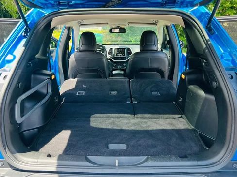 Used 2017 Jeep Cherokee Trailhawk w/ Cold Weather Group AWD/4WD image 27