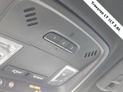 Used 2023 Chevrolet Traverse LT image 36