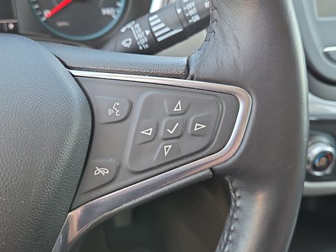 Used 2018 Chevrolet Equinox LT image 20