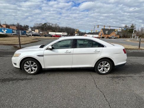 Used 2011 Ford Taurus SEL w/ 201A Rapid Spec Order Code image 2