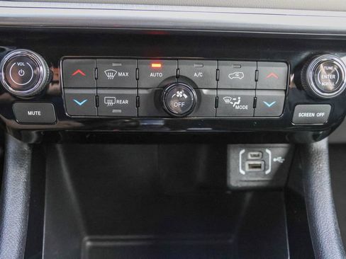 Used 2025 Jeep Compass Limited AWD/4WD image 22