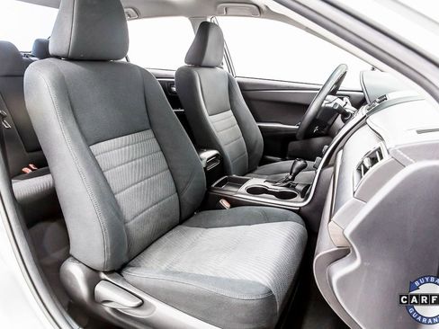 Used 2017 Toyota Camry LE image 33