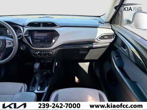 Used 2021 Chevrolet TrailBlazer LT w/ Sun and Liftgate Package image 18