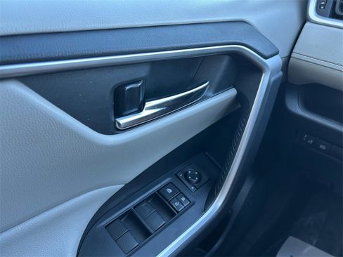 Used 2021 Toyota RAV4 XLE image 28