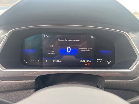 Used 2022 Volkswagen Tiguan SE image 8