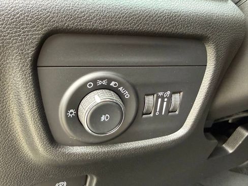 New 2025 Jeep Grand Cherokee Limited w/ Black Appearance Package image 15