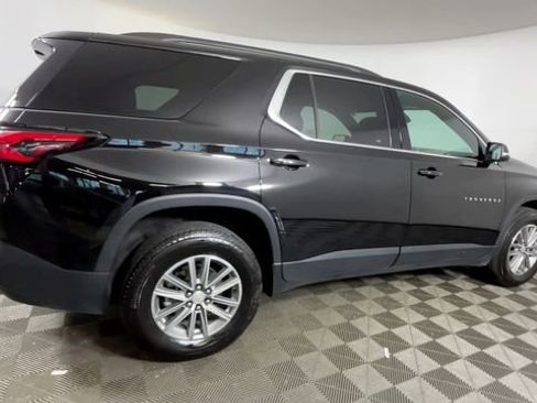 Used 2023 Chevrolet Traverse LT FWD image 4