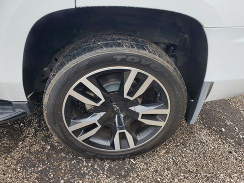 Used 2020 Chevrolet Tahoe Premier RWD image 3