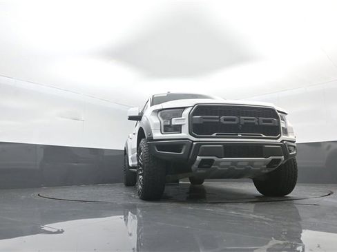 Certified 2018 Ford F150 Raptor w/ Equipment Group 802A Luxury image 27