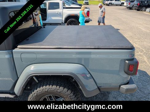 Used 2024 Jeep Gladiator Sport AWD/4WD image 6