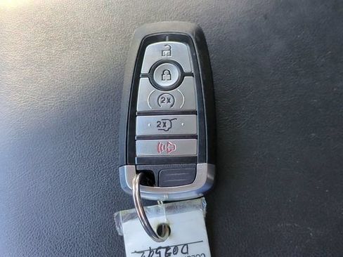 Used 2020 Ford Explorer XLT w/ Equipment Group 202A AWD/4WD image 28