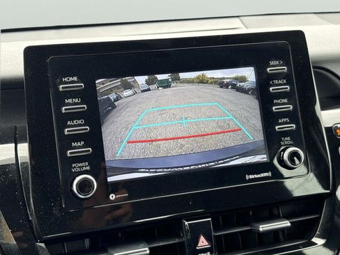 Used 2021 Toyota Camry LE image 31