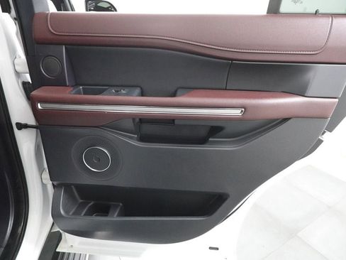 Used 2024 Ford Expedition Limited image 32