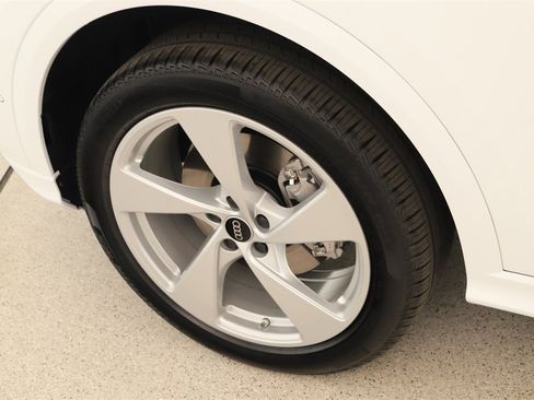 New 2025 Audi Q5 Premium Plus image 29
