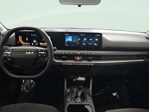 Used 2025 Kia K4 image 5