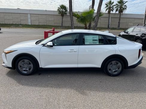 New 2026 Kia K4 FWD image 4